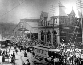 L&N Union Station – 1898 – Soldiers Deploying to Spanish-American War Source: Bhamwiki